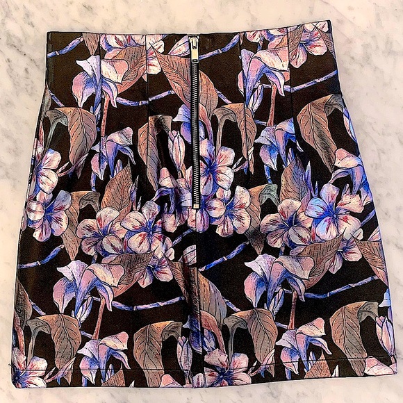NWT Topshop faux leather mini with metallic pastel florals Size 4 - Picture 3 of 8